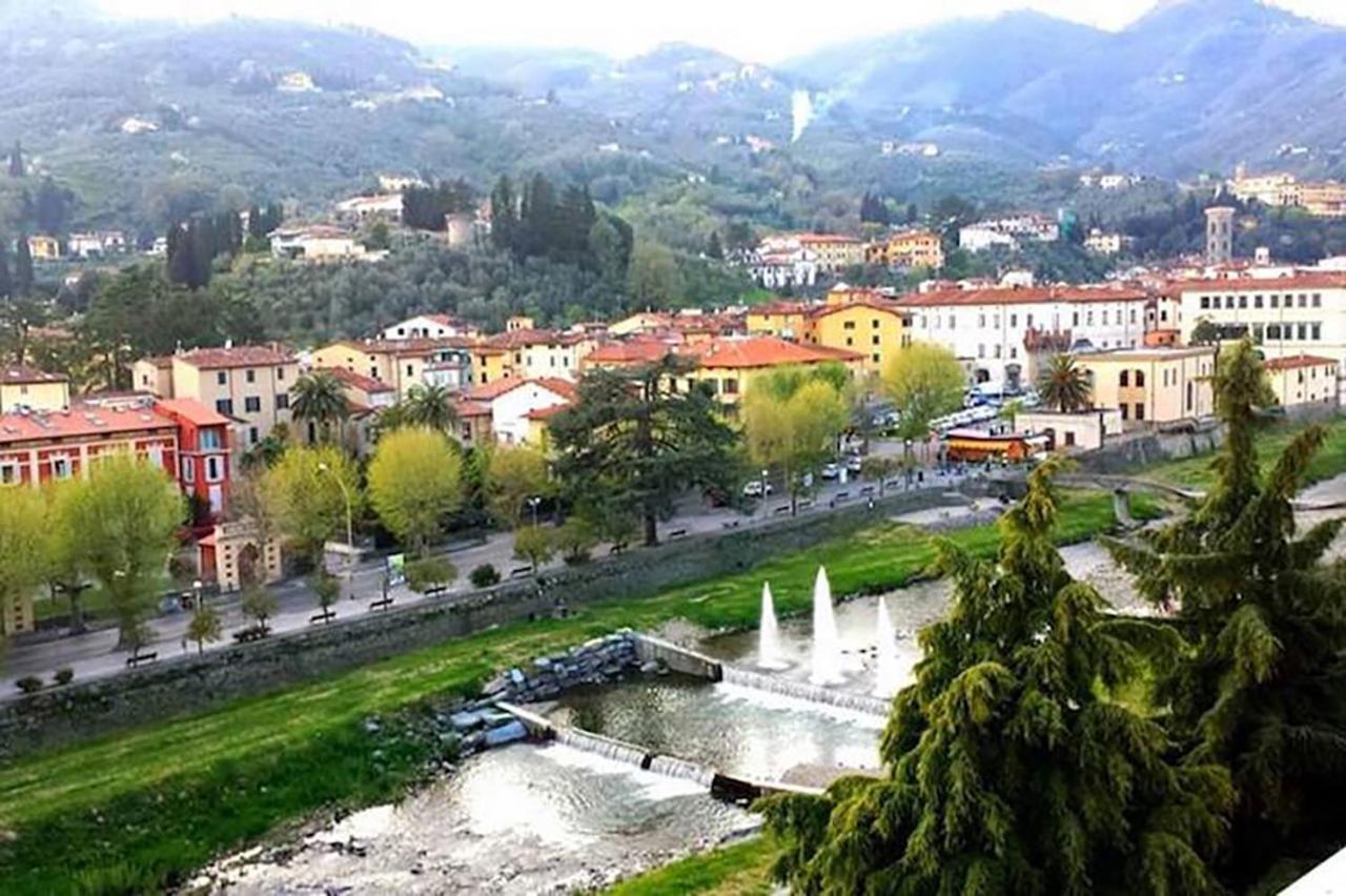 Casa Vacanza Ilia Pescia Exterior foto